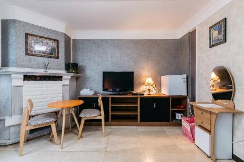lam dat hotel 253 tran hung dao bnh hoa ninh khnh ninh bnh ninh binh vietnam vn logis hotel emerau