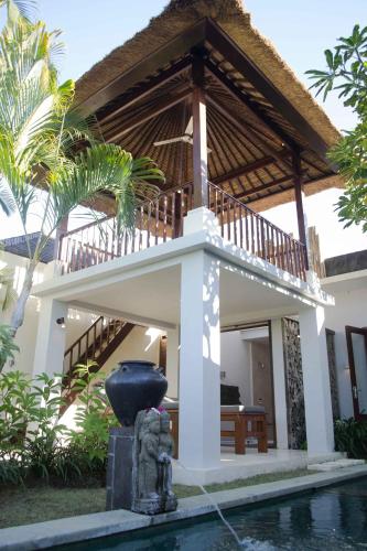 A Hotelcom Villa Seratus Villa Jimbaran Indonesia - 