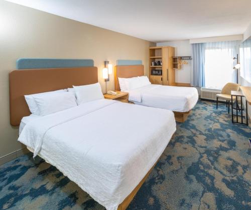 2 double beds