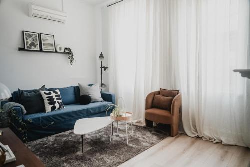 Your home on Smith St Collingwood Melbourne with parking, Melbourne