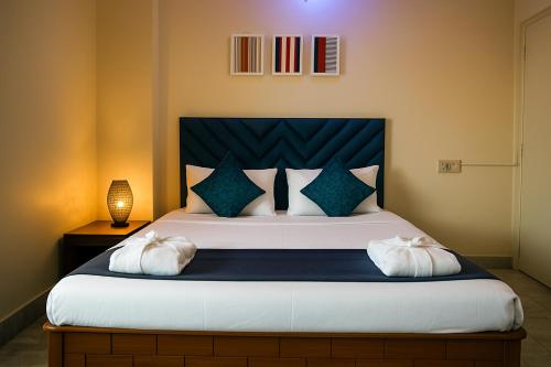 Rooftop Cityscape Inn - Guwahati