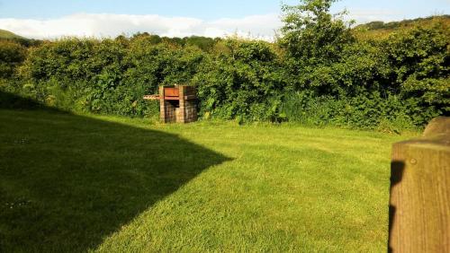 Hobby Stable Cottage in Cynghordy