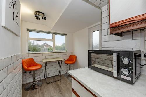 The Victorian House Escape, Free Private Parking & Wifi, 7 beds in Greenstead