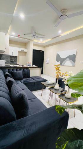 Zameen Opal luxury Stay LDA Avenue Raiwind Rd - image 7
