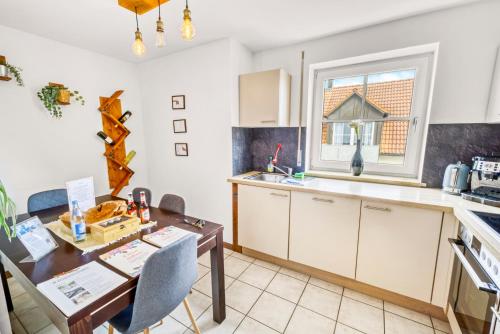 Apartment Bavaria - Zentral mit Stellplatz, Küche & Netflix in Pfaffenhofen an der Ilm, Deutschland