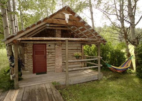 . Rustic, Cozy Log Cabin Rental near Idaho Falls