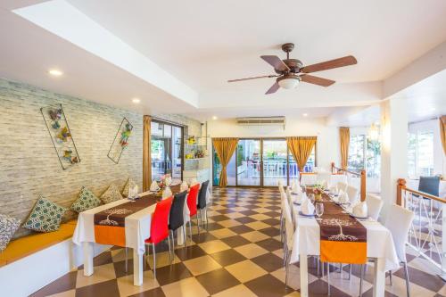 Restaurant, Phukaew Resort & Adventure Park in Khao Kho
