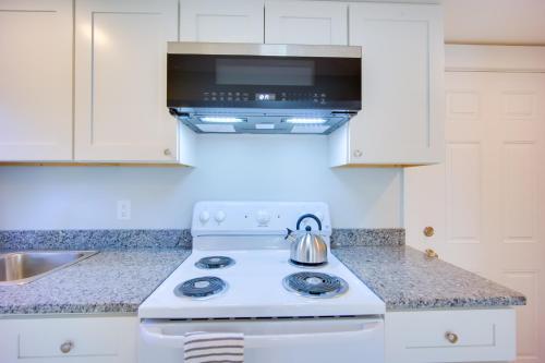 Lake-View Spofford Apartment w/ Shared Dock! in Chesterfield