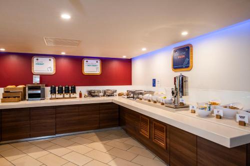 Holiday Inn Express - Glasgow Airport an IHG Hotel - image 11