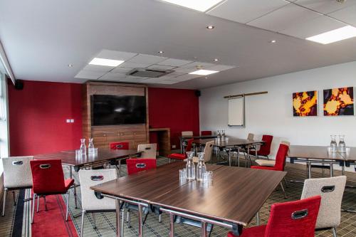 Holiday Inn Express - Glasgow Airport an IHG Hotel - image 3