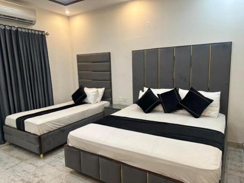 Pearl Galaxy Family Guest House - image 2