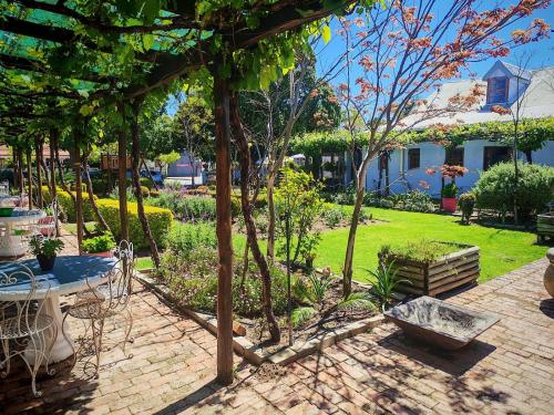 สวน, Villa ChoCoLatt Guest House and Porta Taverna Restaurant in พอร์เตอร์วิลล์