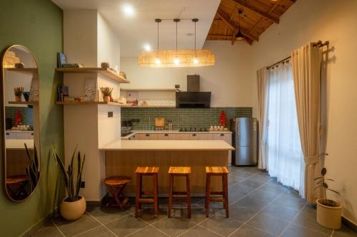 Ahrin House-entire villa with kitchen and parking in Sidhbari