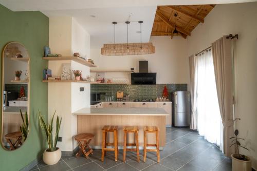 Ahrin House-entire villa with kitchen and parking in Sidhbari