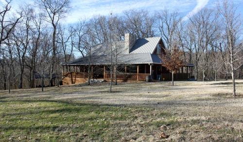 . Idyllic Cabin Rental on a Charming Farm near White House, Tennessee