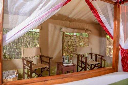 บริการและสิ่งอำนวยความสะดวก, Oldarpoi Wageni Camps in อุทยานแห่งชาติมาไซมาร่า