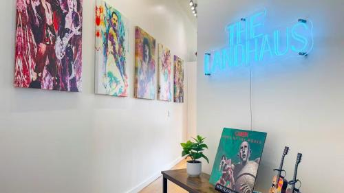 Downtown Cleveland- Steps to Sports & Events condo in Cleveland, USA