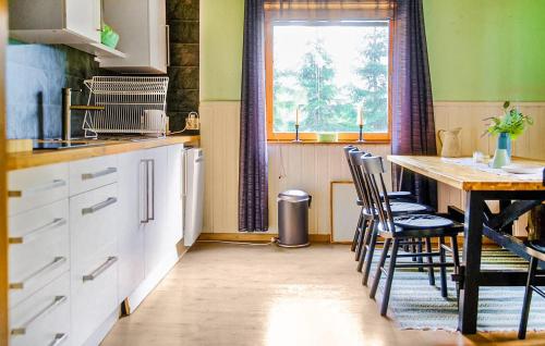 厨房, Amazing Home In Bjärtrå With Sauna (Amazing Home In Bjartra With Sauna) in 克拉姆福斯