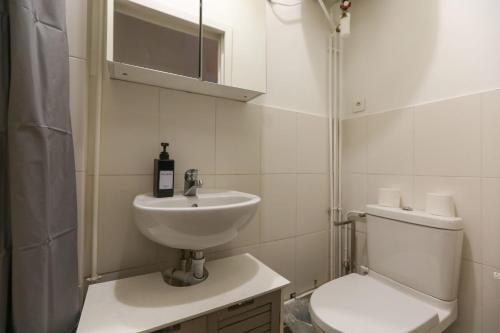 Superb quiet and comfortable studio apartment - image 4