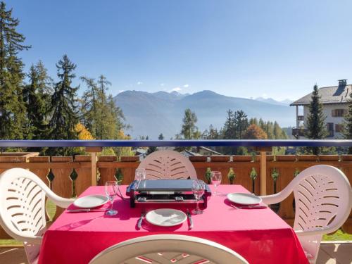 Apartment Résidence Le Chalet 5 by Interhome in Crans-Montana, Schweiz