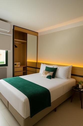 1 queen bed, 1 sofa bed