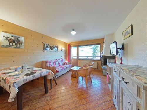 Appt avec cheminée, balcon sud et parking au Grand-Bornand - FR-1-241-213 - Apartment - Le Grand Bornand