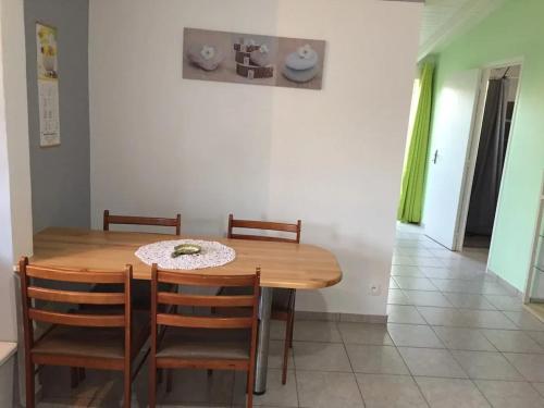 Studio cosy avec vue sur le jardin in 聖玫瑰