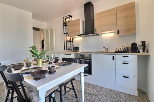 ห้องครัว, P&R - Confort retro, 1 bdr, in Plainpalais in แปล็งปาแล