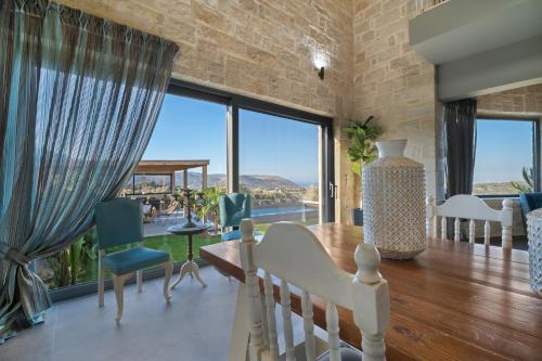 Petra Luxury Villa in Tilisos