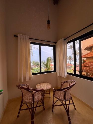 Tahini and Friends Surf, Yoga & Wellness in Ahangama