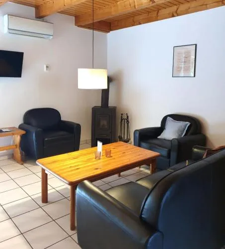 Haus 9 Natur Ferienpark, WLAN, Kostenfreier Parkplatz, Grillen auf der Terrasse Schöne Familienzeit! in Nieheim, Deutschland
