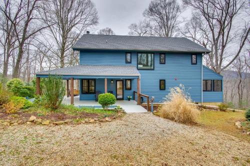Modern Nellysford Getaway on 40 Private Acres! in Wintergreen, USA