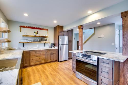Modern Nellysford Getaway on 40 Private Acres! in Wintergreen, USA
