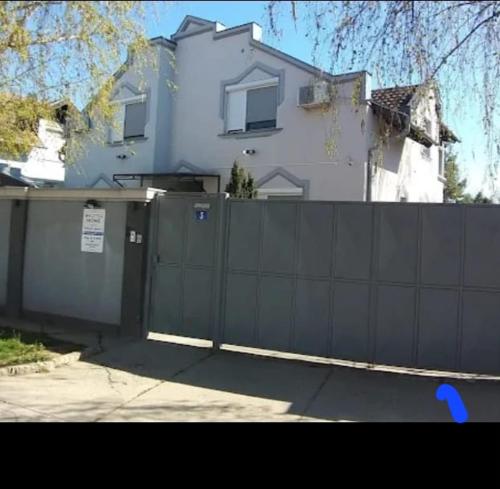 Prenociste Aurelia in Gat