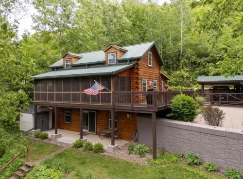 The Cozy Family Wabasha Cabin in วาบาสชา (MN)