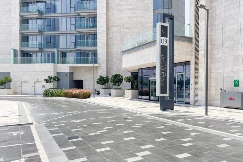 Instalaciones, Blueground Al Safa 2 pool nr Canal DXB-1677 in Jumeirah