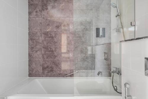 Instalaciones, Blueground Business Bay pool nr canal DXB-1727 in Jumeirah