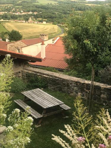 appartement au calme à Yronde et Buron (appartement au calme a Yronde et Buron) in Parent