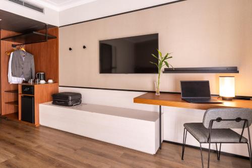 room detail thumbnail 1