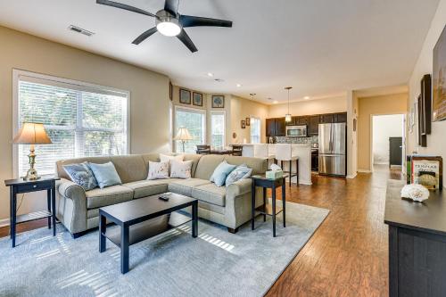 Fairway Views! Resort-Style Condo in Sunset Beach in Sansetbīča (NC)