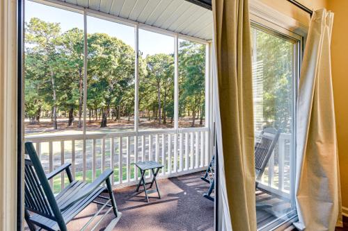 Fairway Views! Resort-Style Condo in Sunset Beach in Sansetbīča (NC)