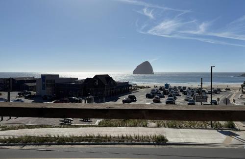 Inn at Cape Kiwanda - image 6