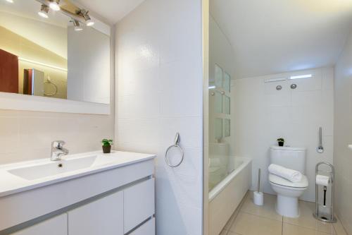 Badkamer, MILENI 1 1 4 2 Roses in El Mas Mates