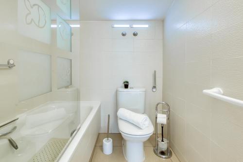 Badkamer, MILENI 1 1 4 2 Roses in El Mas Mates