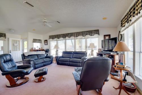 Lady Lake House with Lanai and Community Pool! in Lady Lake, USA