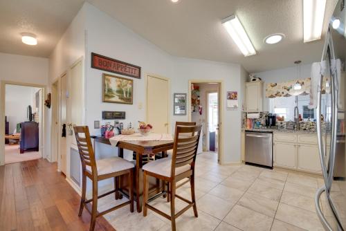 Lady Lake House with Lanai and Community Pool! in Lady Lake, USA