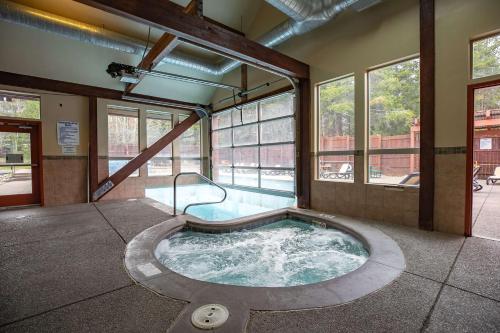 Winterpoint Sapphire Townhome: Recently Remodeled, Close to Everything in Four O'Clock