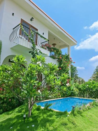 Tuscan Breeze, Nandi Hills in Sonnappanahalli