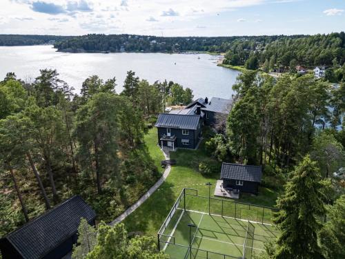 Viesnīcas āriene, Archipelago Villa With Private Padel court & dock in Ingaro