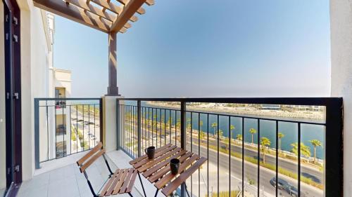 Balcony/terrace, Locations l Sophisticated 1 Bed l Private Beach l Pool Gym near Bungalo34